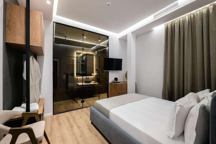 Room 100 of 189