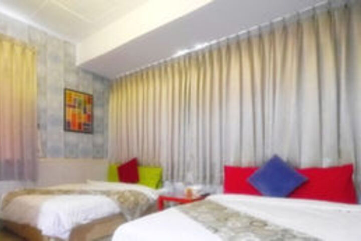 Room 28 of 67