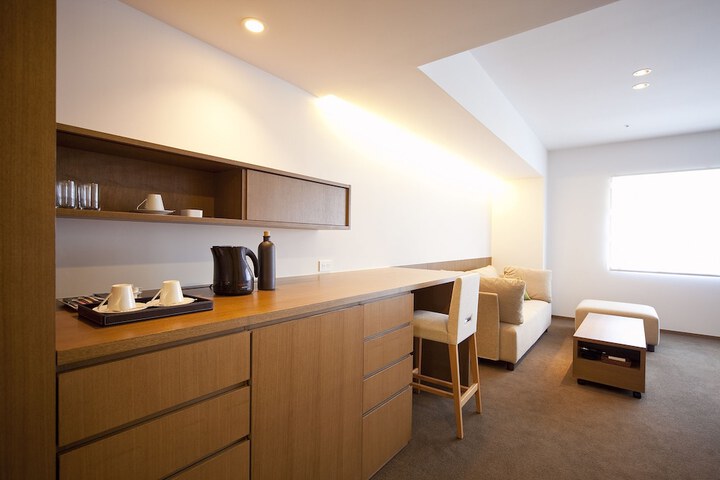 Room 16 of 77