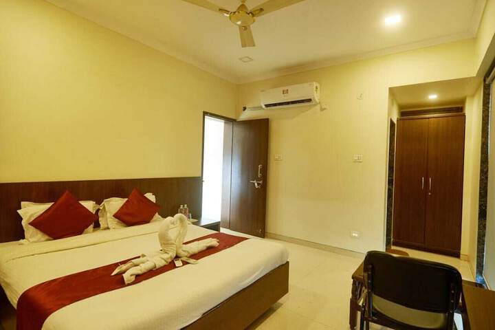 Room 3 of 18