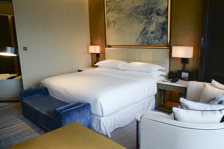 Room 19 of 107