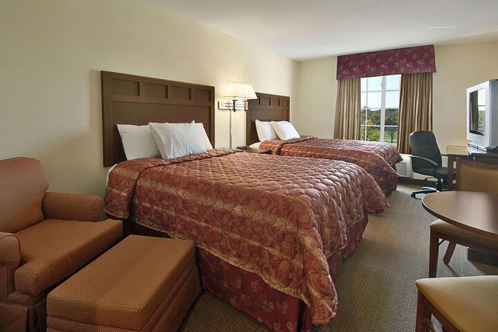 1 Queen Bed (4 of 6)