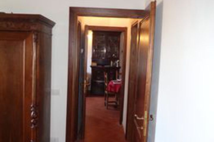 Room 8 of 18