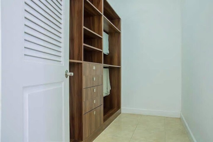 Room 17 of 29