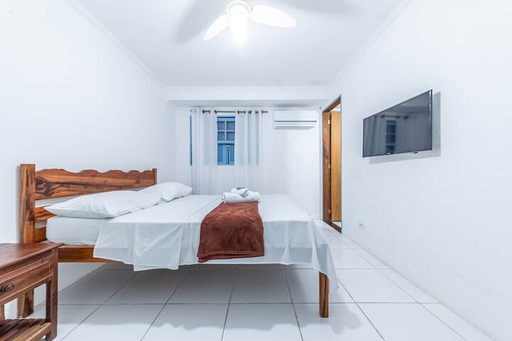 Room 33 of 82