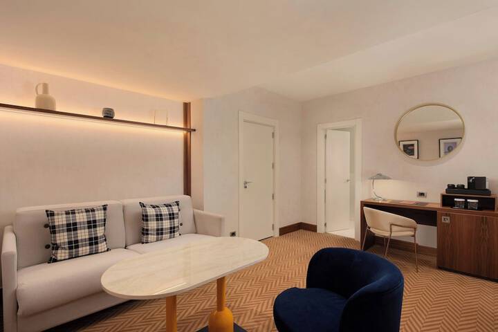 Room 45 of 82