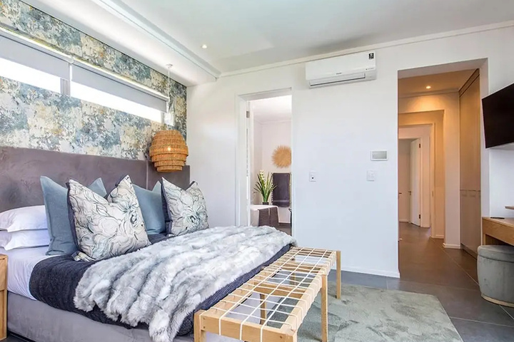 Room 4 of 23