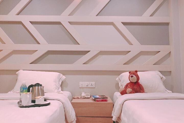 Room 20 of 33