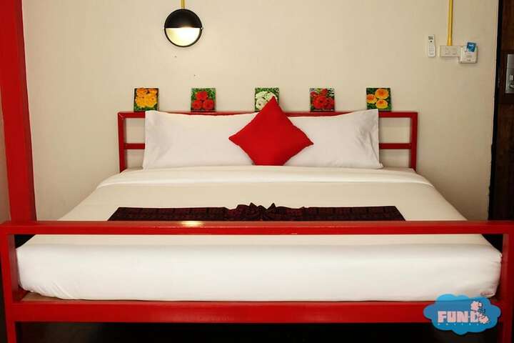 Room 28 of 65