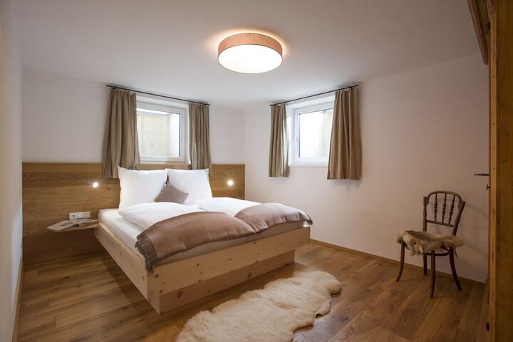 Room 2 of 41