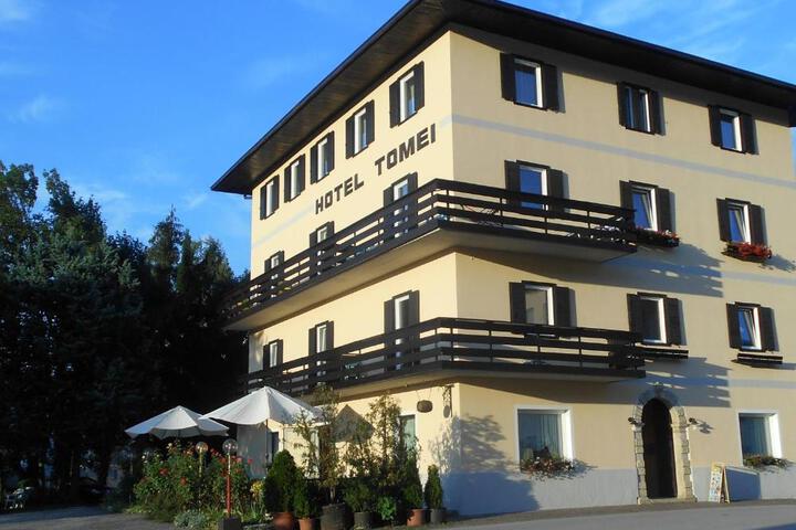 Hotel Tomei