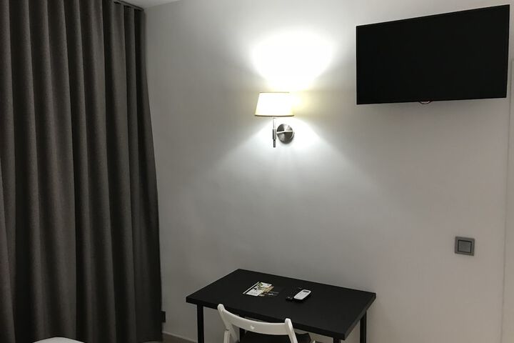 Room 7 of 34