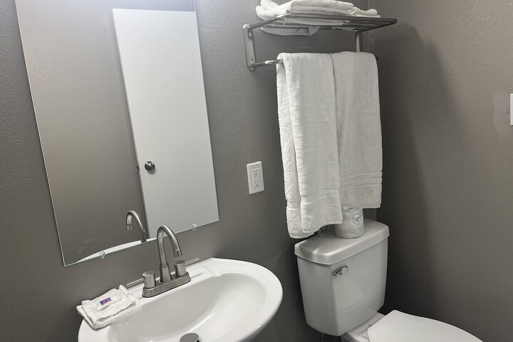 Room 10 of 18