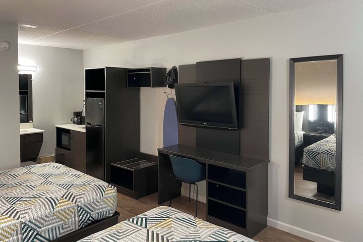 Room 6 of 19