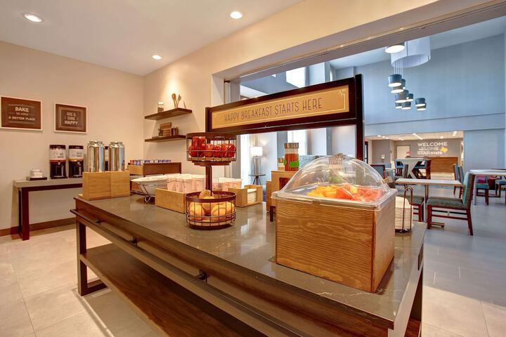 Breakfast/Coffee Service 29 of 40