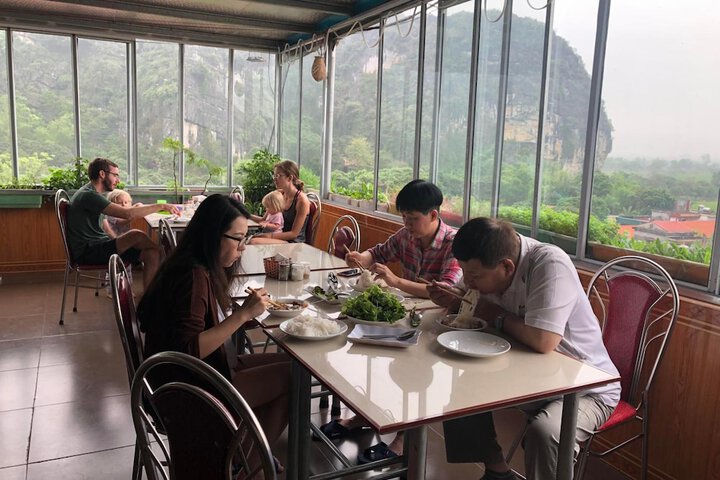 Dining 41 of 49