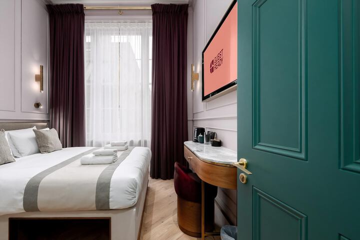 Room 18 of 280