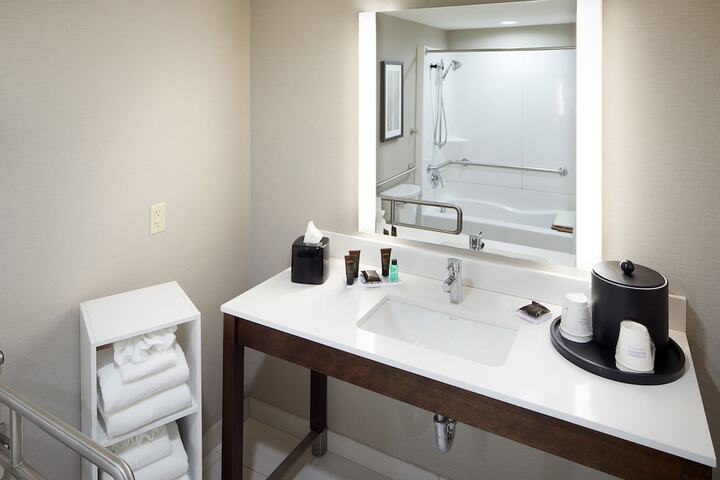 1 King Bed Accessible (2 of 12)