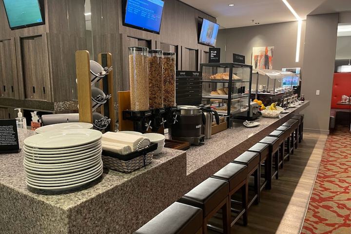 Breakfast/Coffee Service 32 of 59