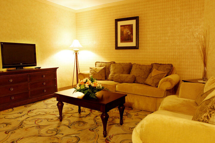 Room 14 of 77