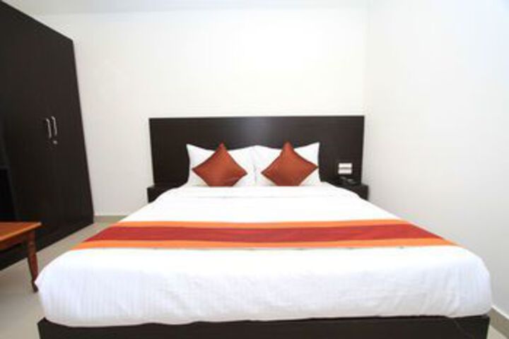 Room 11 of 25