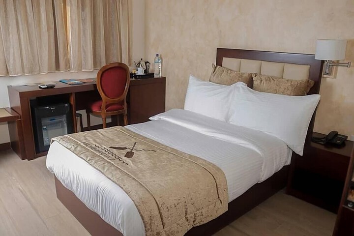 Room 15 of 64