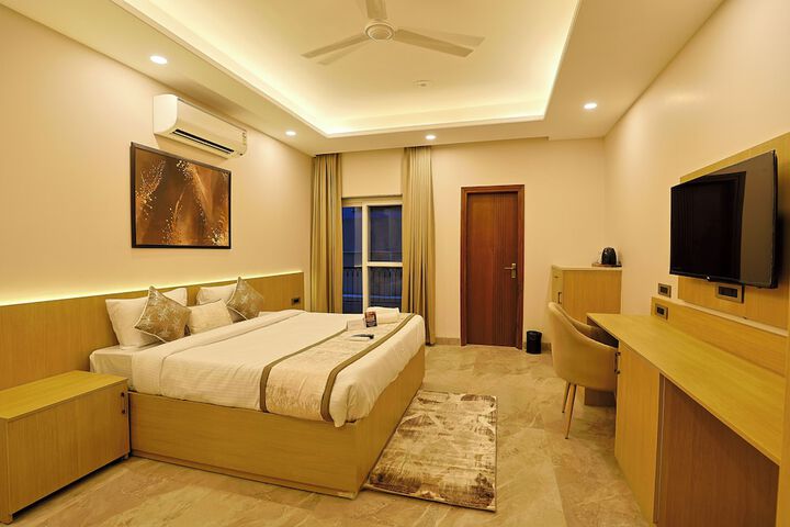Room 9 of 23