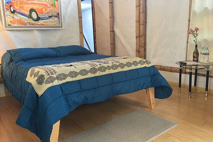 Room 16 of 125