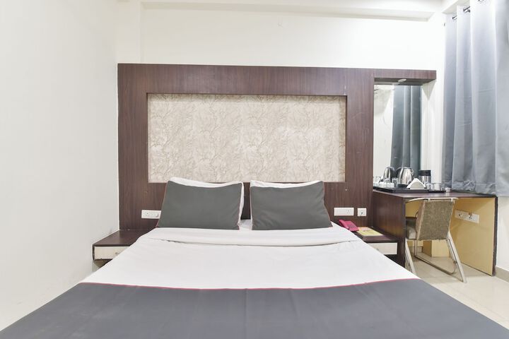 Room 3 of 37