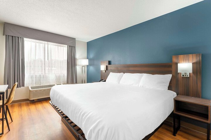 Room 5 of 28