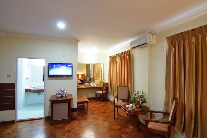 Room 43 of 153