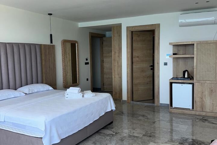 Room 28 of 59