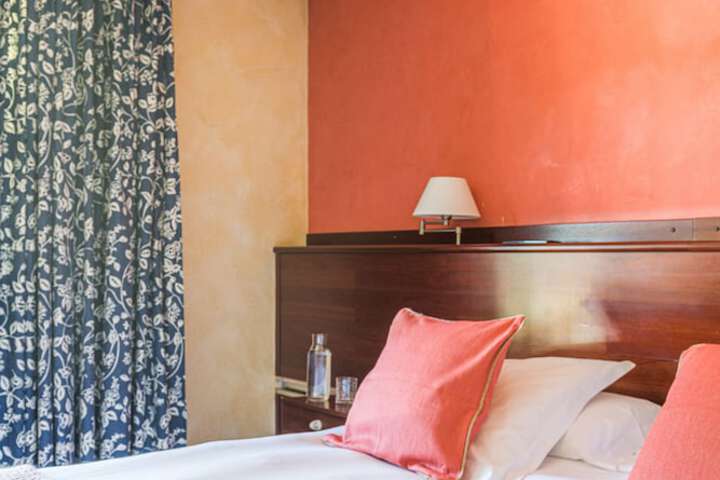 Room 10 of 75