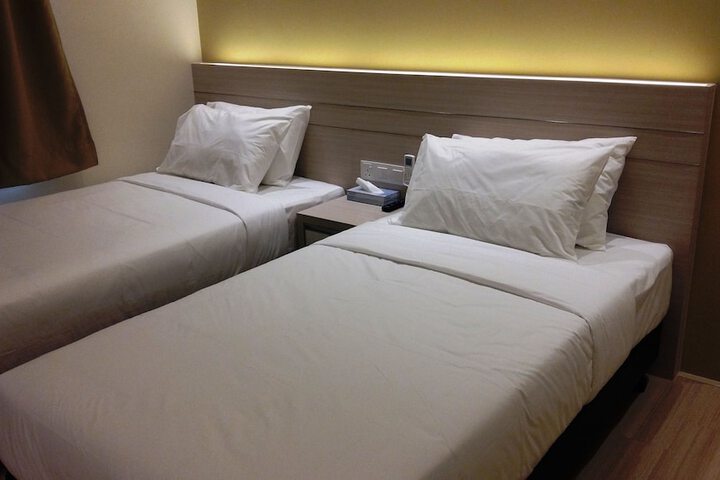 Room 4 of 12