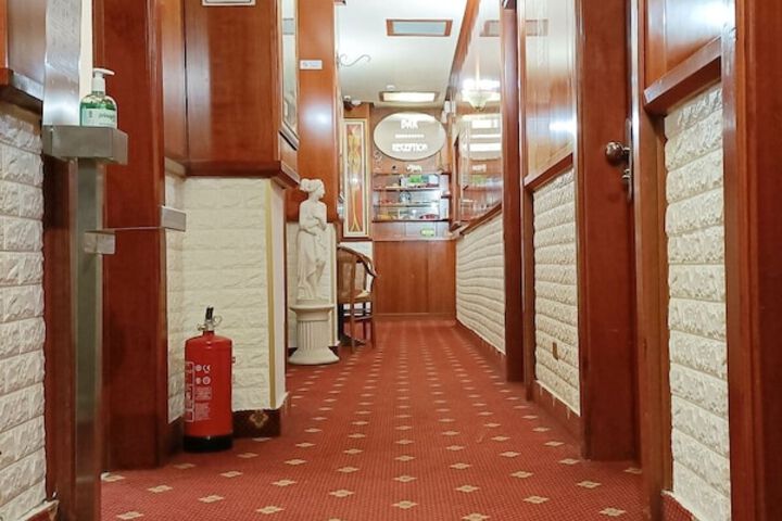 Ballroom/Hall 60 of 63