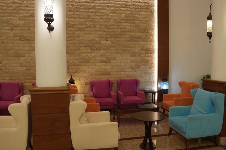 Entrance & Lobby