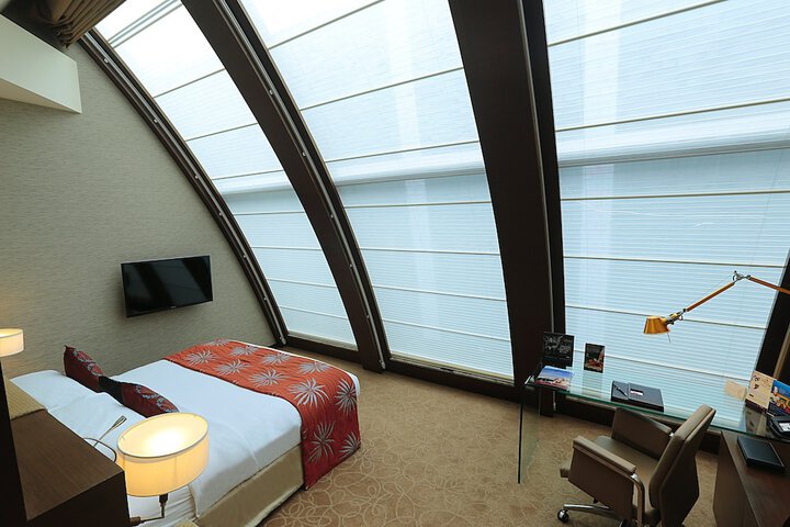 Room 15 of 84