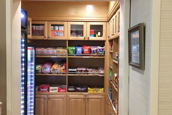 Snack bar