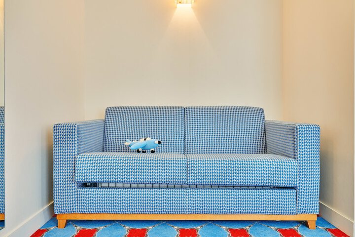 Room 3 of 60