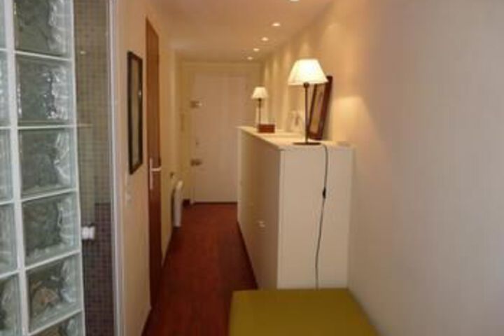 Room 16 of 27