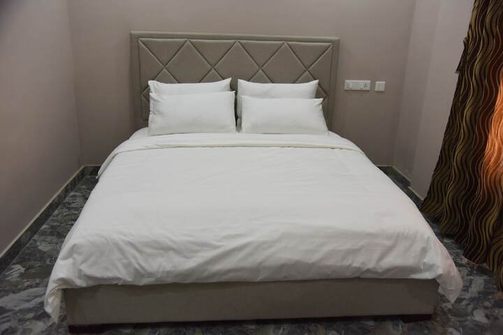 Room 5 of 19