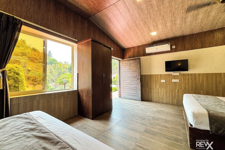 Room 25 of 156
