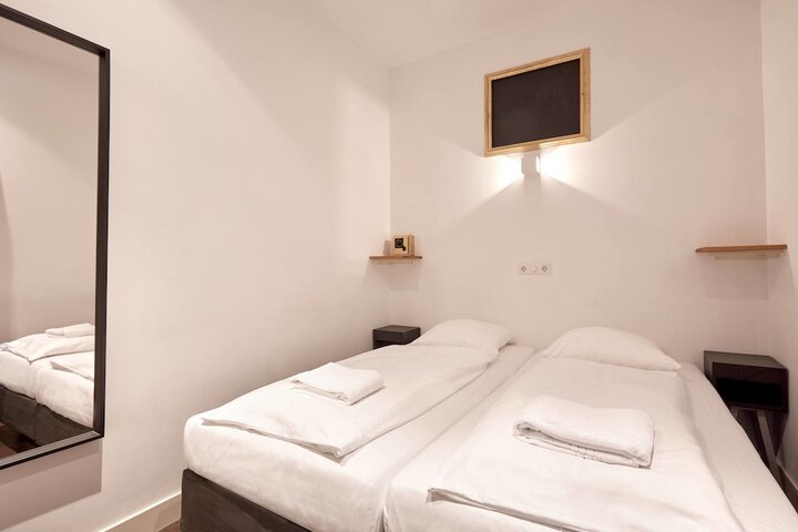 Room 30 of 137