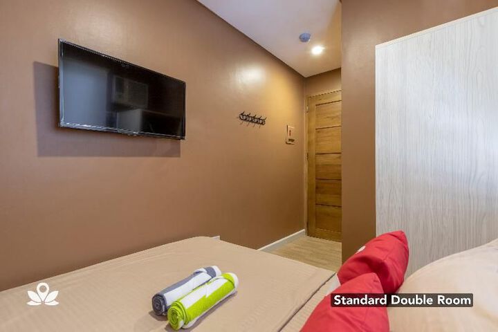 Suite 13 of 32