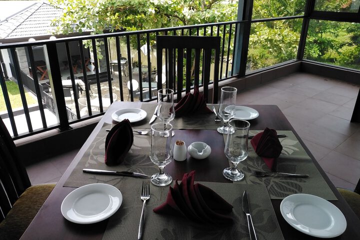 Dining 13 of 24