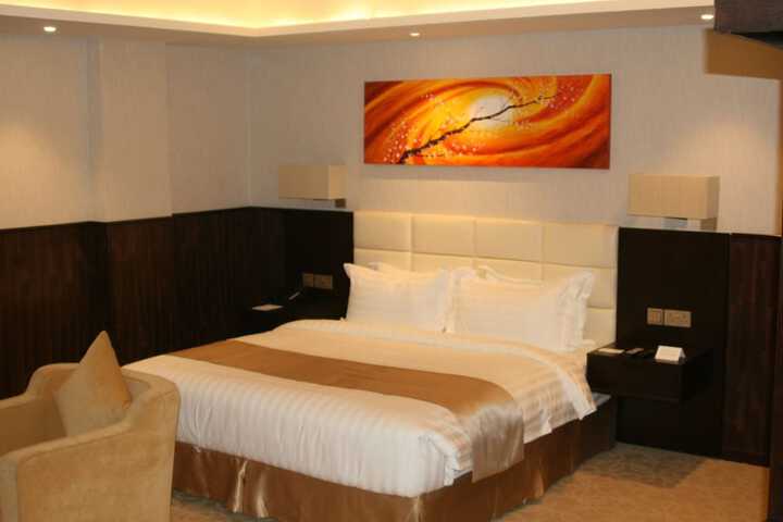 Room 35 of 107