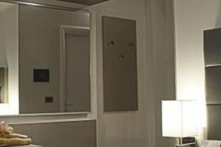 Room 13 of 17