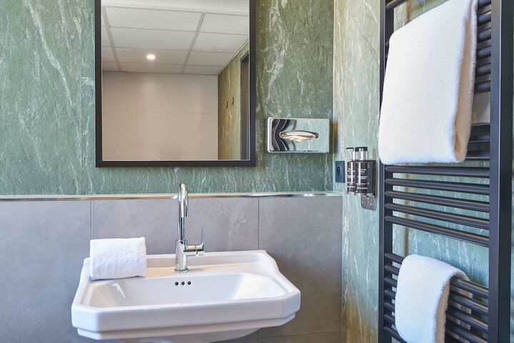 Clean Restrooms