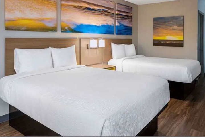 Room 5 of 11