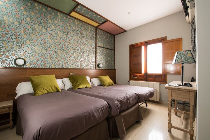 Room 14 of 38